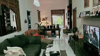 Jual Rumah Megah Luas 144 m2 Kawasan Villa Melati Mas, Tangerang Selatan