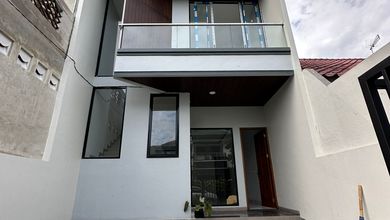 Rumah Premium LT 88 Jual di Villa Melati Mas, Tangerang Selatan